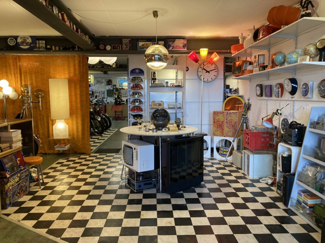 Vintageuniverse Store